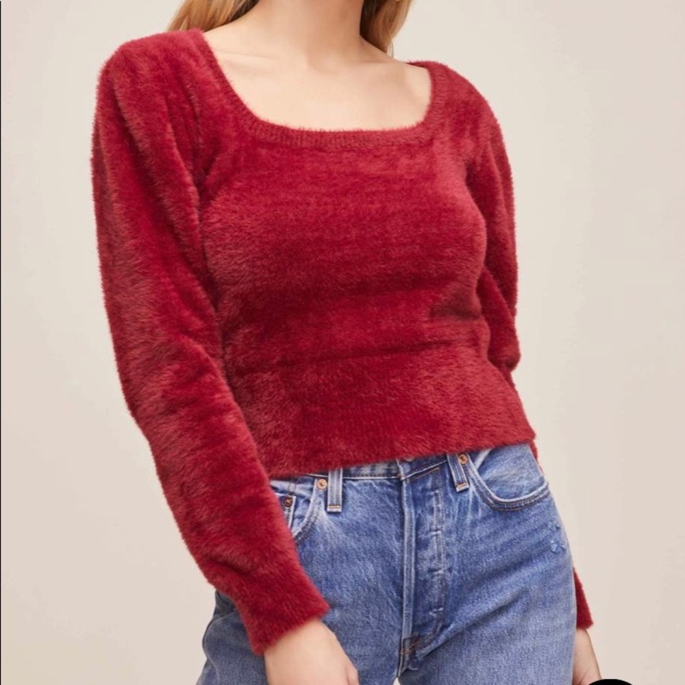 ASTR SQUARE NECK FUZZY SWEATER✨😍
BRAND NEW!!!